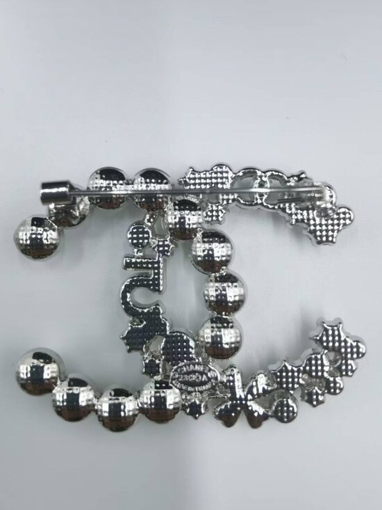 ✨✨Chanel Brooch - Picture 3 of 4